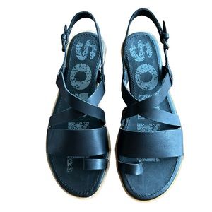 NWOT Sorel Ella Criss Cross Sandals with Toe Strap